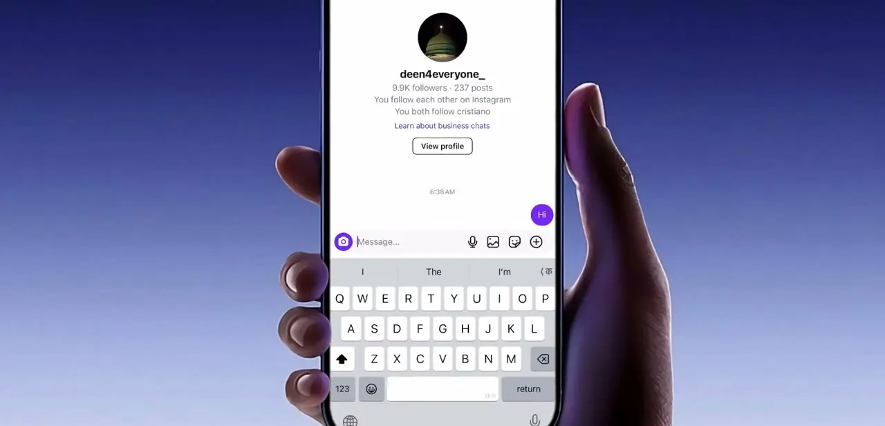 A fresh conversation with the account, showing the message field and keyboard ready to send after re-following.